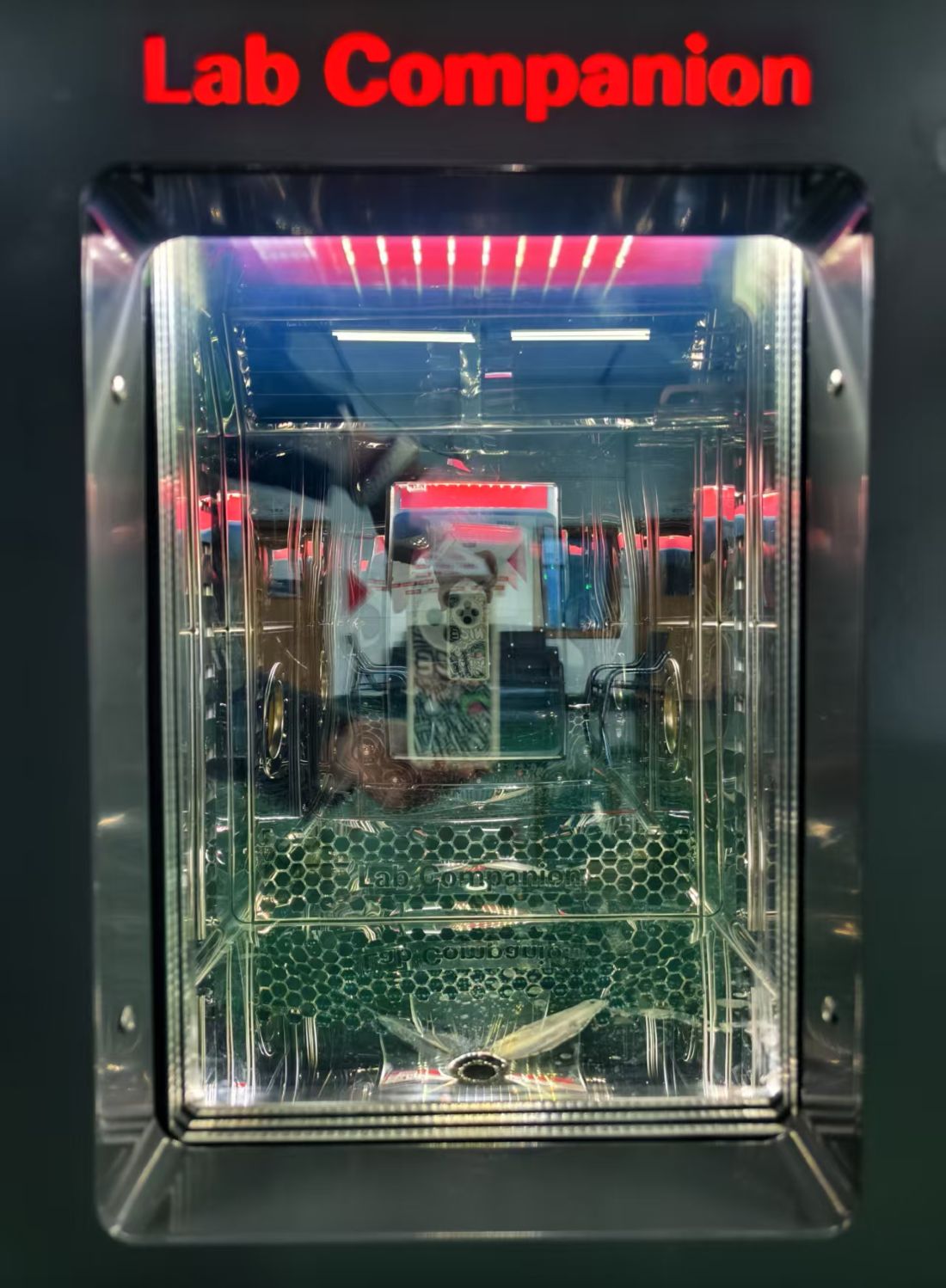 The window of the high and low and humid test chamber